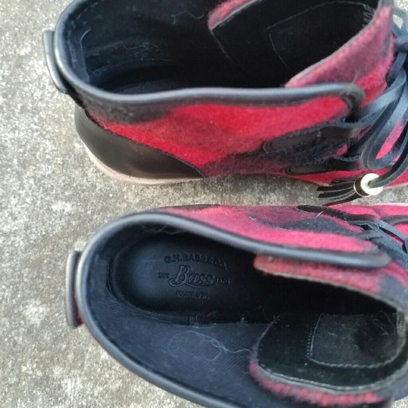 G. H. Bass & Co. Plaid Wedge Ankle Boots - Red and Black! 💥 - Picture 6 of 8